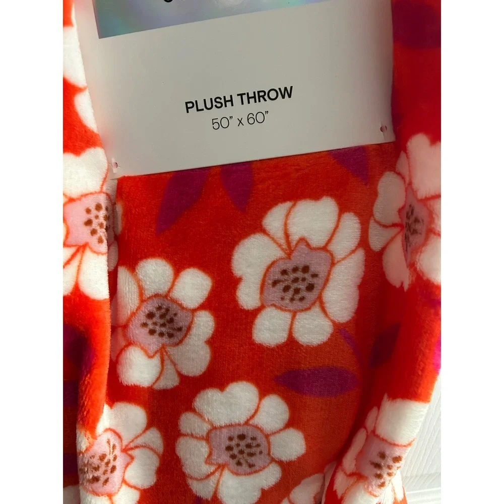 Cosmopolitan Essentials Orange Floral Plush Throw Blanket Retro Soft Fleece